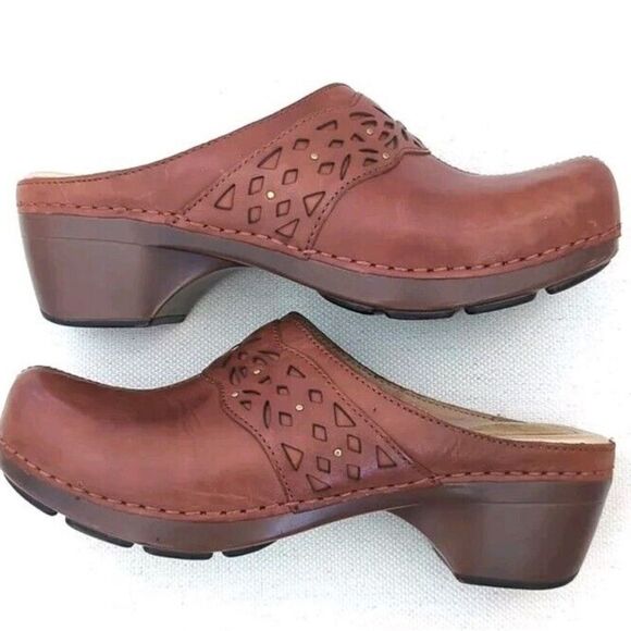 Dansko Tan Leather Cut-Out Mules - Picture 2 of 12